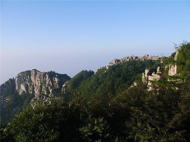 泰山风景名胜区-拱北石