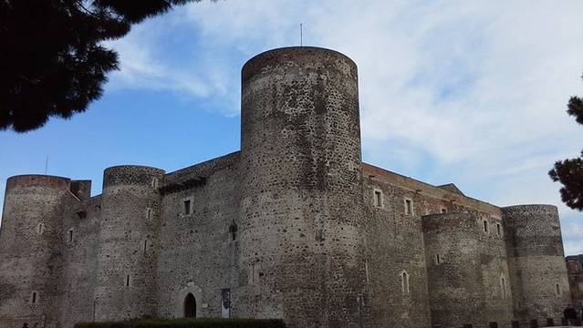 意大利还能穷游?卡塔尼亚,一个面朝大海背靠火