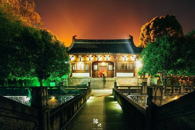 绍兴古城夜游环城河游船