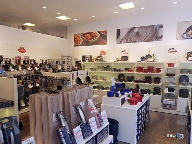 冲绳奥特莱斯购物中心Ashibinaa