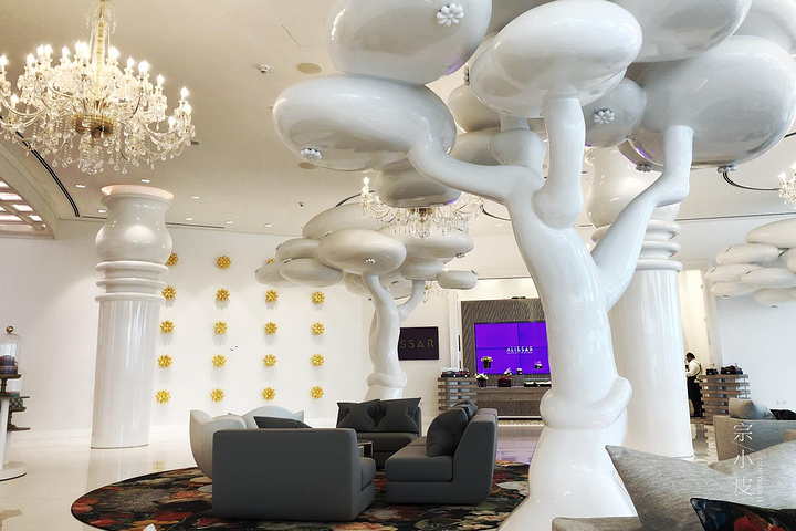 "在卡塔尔期间，我们入住了多哈蒙德里安酒店。这是一个值得你专程造访的国家。整体现代奢华_多哈蒙德里安酒店(Mondrian Doha)"的评论图片