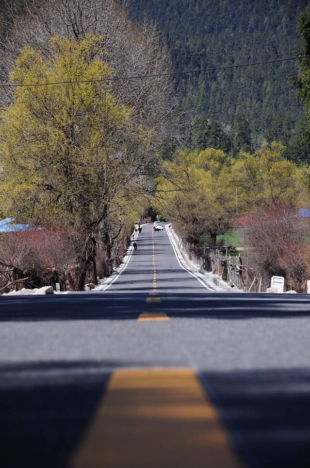 盔甲山宋东巴热神山