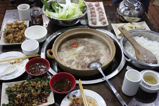 土风豆米火锅店(黔灵东路店)