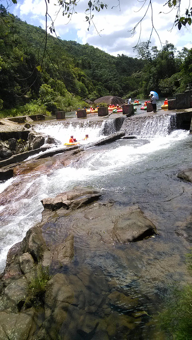 红石谷漂流图片