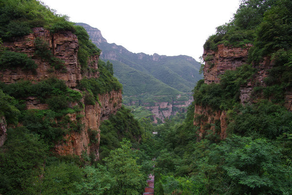 巍巍太行行—河南安阳林州石板岩王相岩宾馆