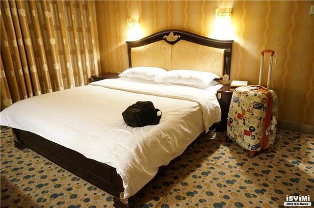 金秋新疆-哈纳斯伊犁欢乐20日游