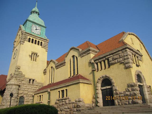 龙山路基督教堂