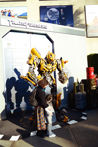 2017完事儿车子继续开往环球影城,不知道自己