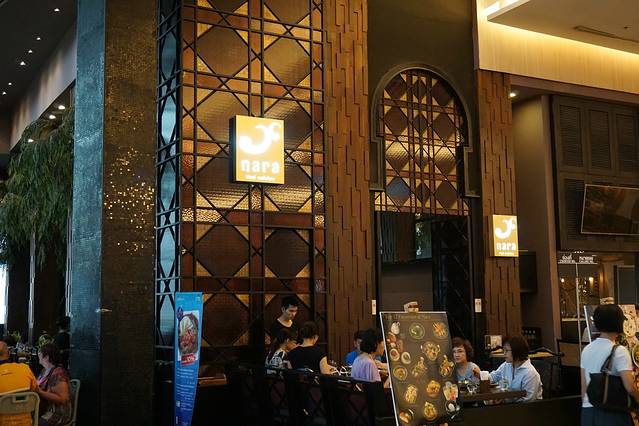 nara餐厅,据说是被评为全泰国最好吃的餐厅之一.就在鼎泰丰的对面.