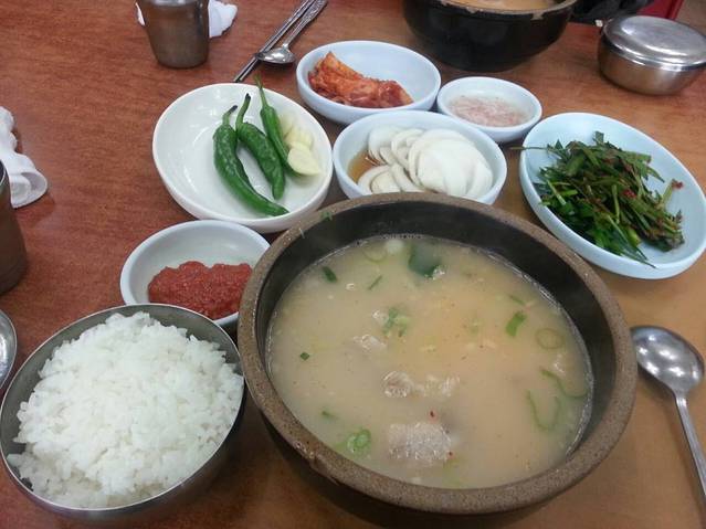 TWIN PORK SOUP WITH SOUP