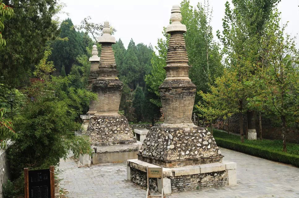 云居寺是给非常不错的千年古刹,是位于北京的房山区,距离市区比较远