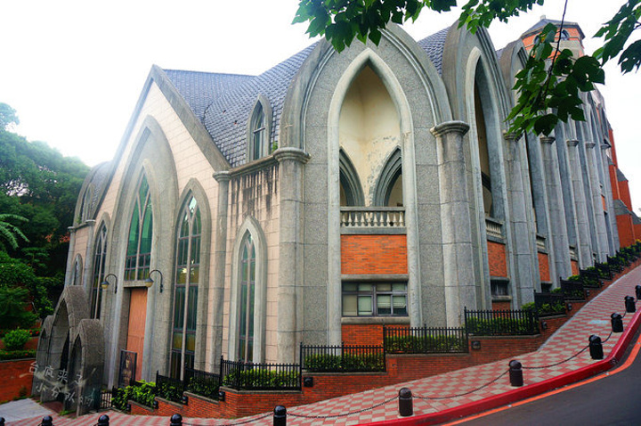 2021以马偕博士创设的台湾最早的理学堂牛津学堂为基础 包含许多古迹 如马偕故居 教士会馆 牧师楼 姑娘楼等 真理大学 评论 去哪儿攻略