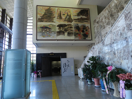 在全州历史博物馆旁边的是同样免费开放的国立全州博物馆,话说俺一直