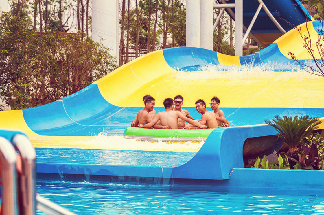 玩水才夏天！芜湖方特水上乐园惊险之旅