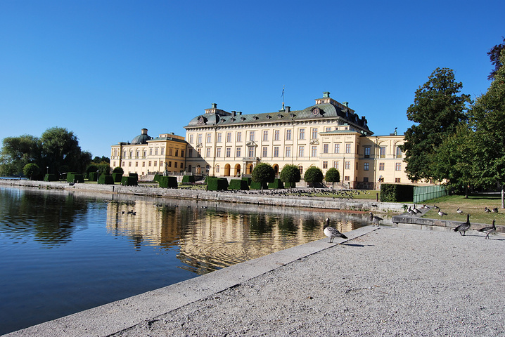 2017皇后岛宫属于皇家领地,距市中心15公里,因