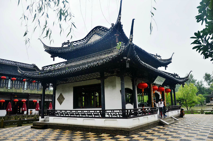 夏季这里的景色是最美的,所以推荐夏季来西园曲水游玩