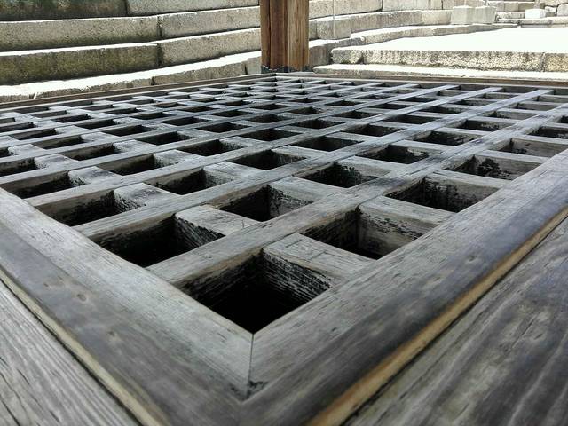 年代久远的水井.