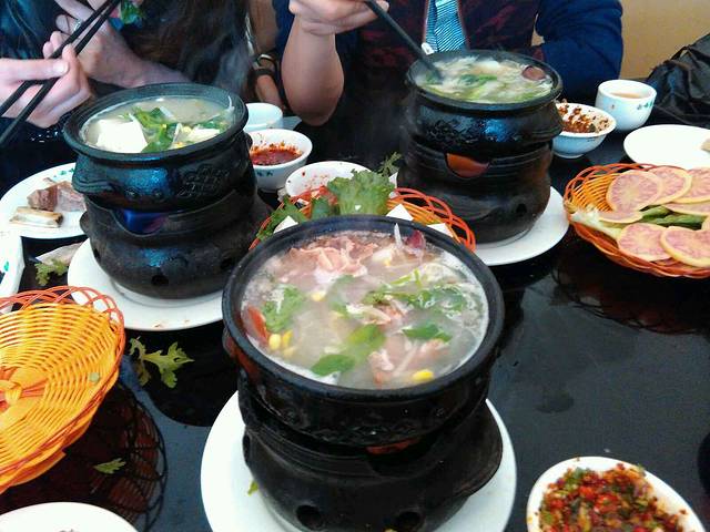 藏味八珍特色小火锅