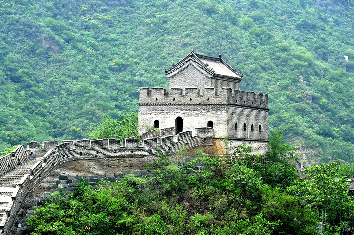 "不像八达岭、居庸关修缮完全，也没有箭扣、司马台的险峻，它只是沉默地偏居在安静的角落，静静地看日升月落_响水湖长城自然风景区"的评论图片