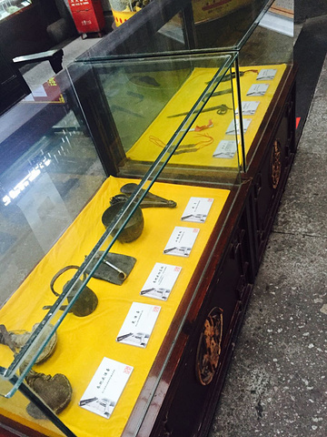 2017正门很气派,整个胡庆余堂也非常大。还是