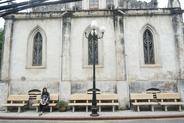 就连酒店搬行李的弟弟都是小正太 问路的时候