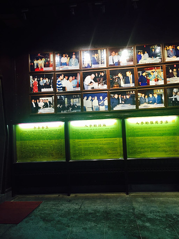 2017正门很气派,整个胡庆余堂也非常大。还是