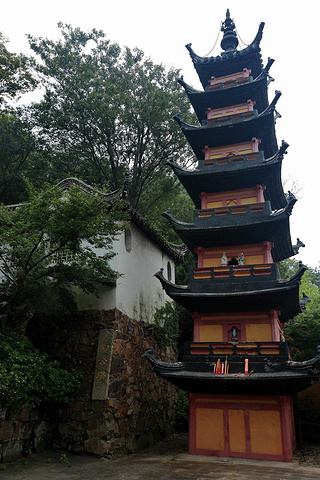 山不在高,狼山自然风光秀美,人文古迹众多,不失为一风景名胜.
