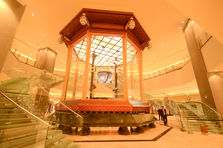 2016出关到达澳门,四处是酒店免费接送大巴上