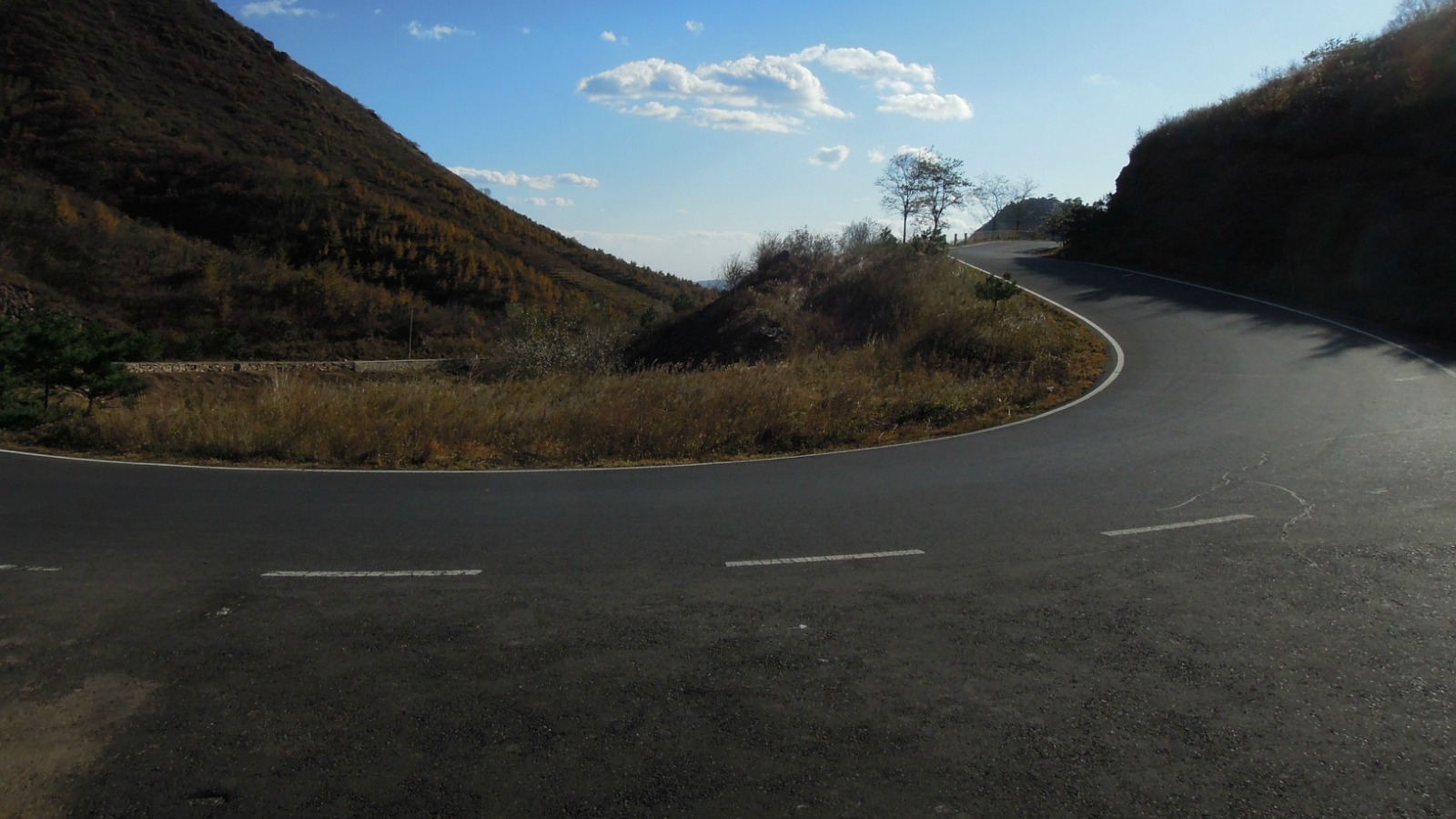 妙峰山去过几次记得开大巴的时候山路比较难爬金秋的时候驾车去妙峰山
