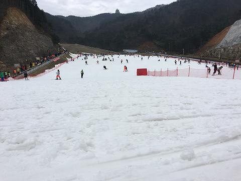 大明山万松岭滑雪场