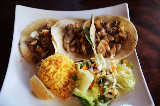 老渔翁石窟餐厅