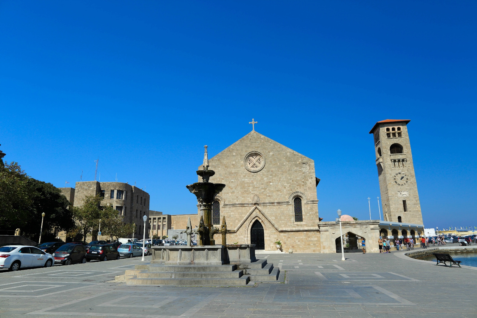 2021曼兹拉基港游玩攻略,传说,双鹿雕像的位置原本矗.【去哪儿攻略】