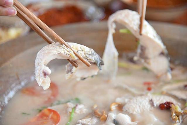 泸沽湖万心居酒店·蒸汽石锅鱼庄