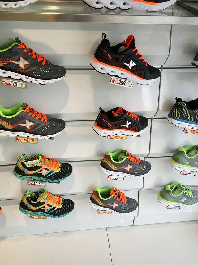 特步(柳巷南路店)