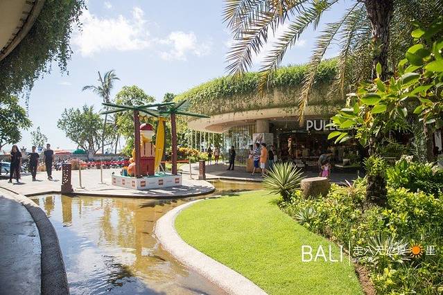 Beachwalk Shopping Center