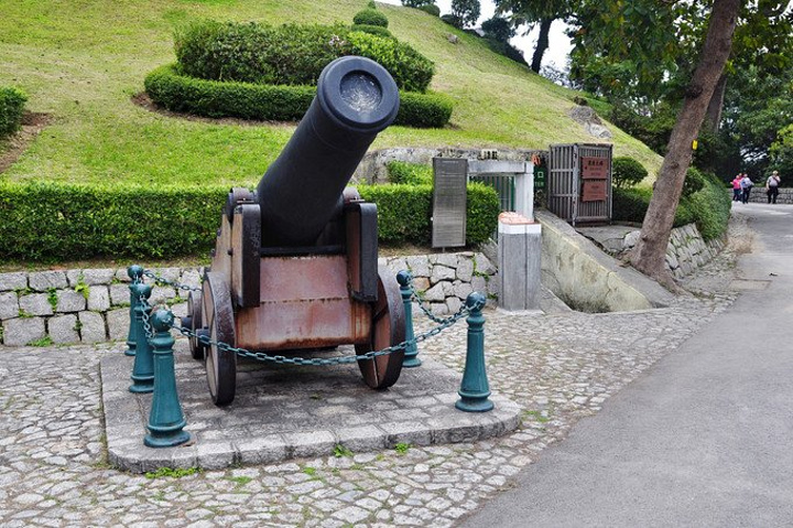 2017澳门的士起步价正好17元 因为官也街附近