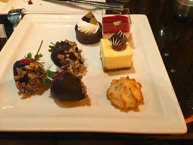 淘气勺子自助餐厅