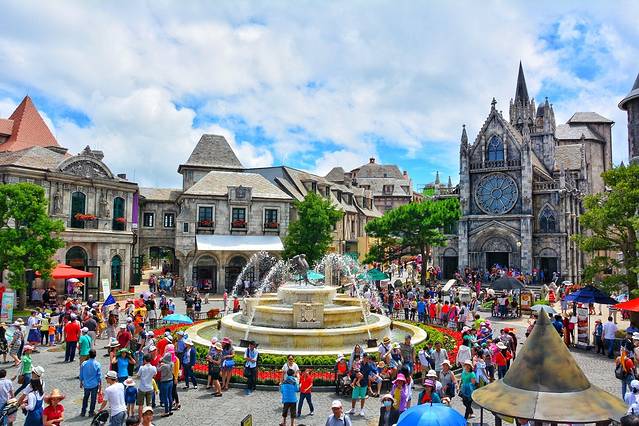 巴拿山太阳世界