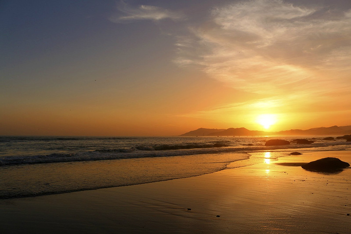 名声在外人不是很多太阳很大不过比重庆凉快多了只是近黄昏夕阳无限好