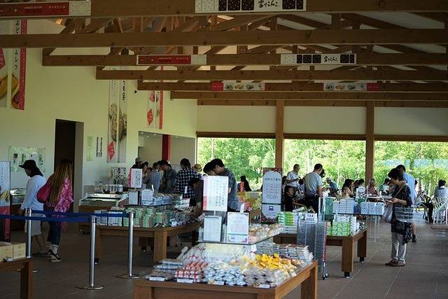 六花亭 （富良野店）