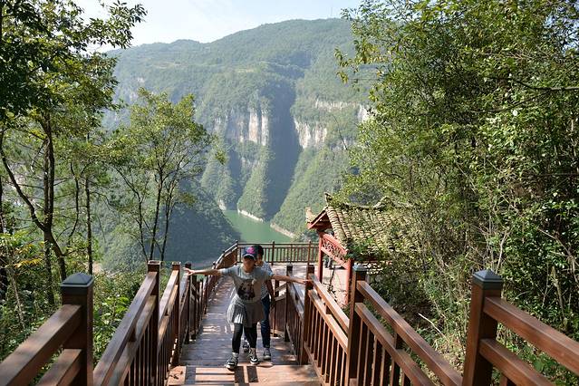 灵龙峡大拐弯生态旅游区