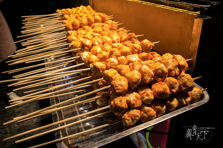 这货叫花枝丸,被名字勾搭了,其实就是烤墨鱼丸, 口感不好,太面了,没有