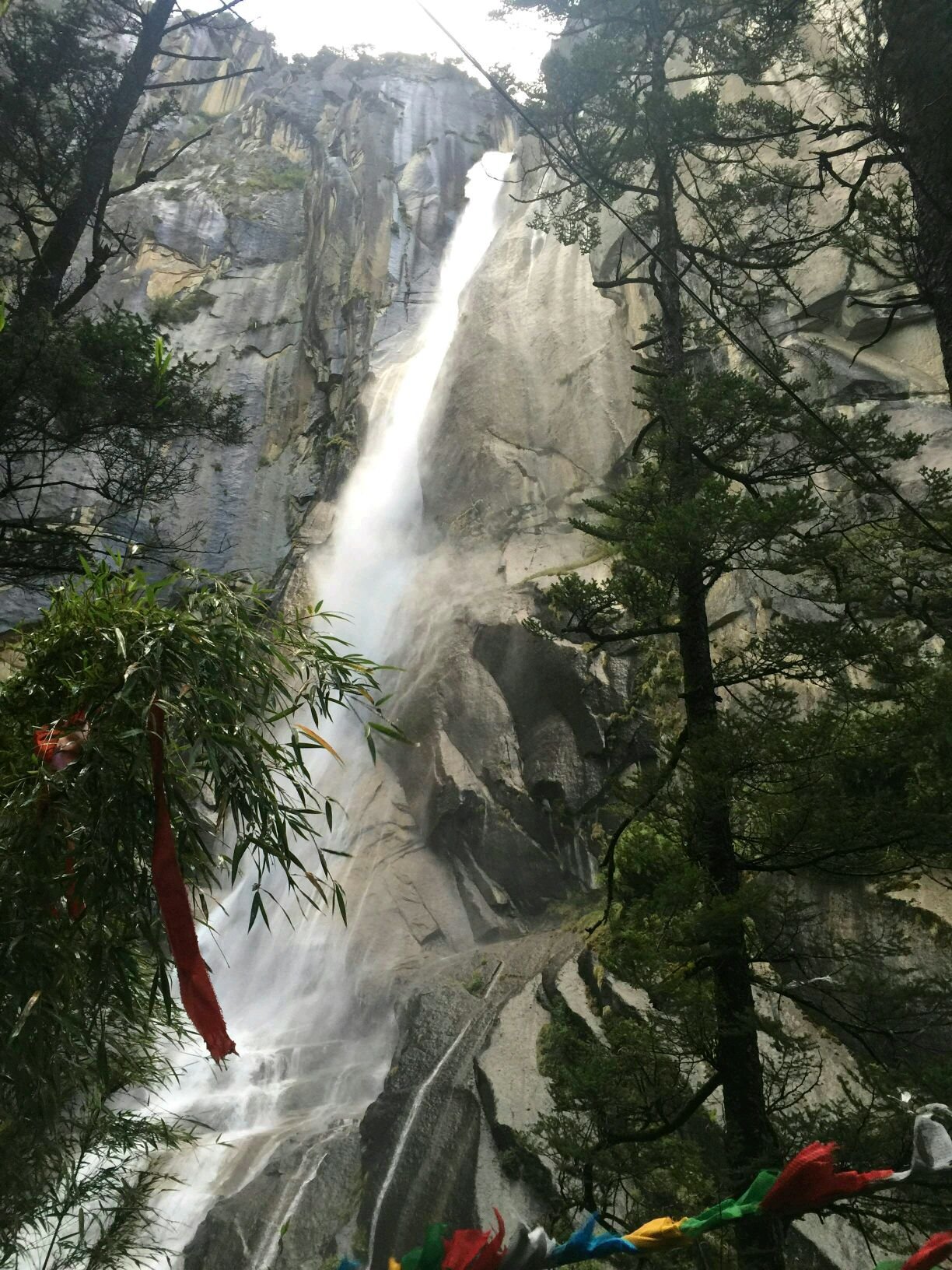 6元）卡定神山，天佛瀑布！门票:20元从景区门口眺望远处的高山远观瀑布！