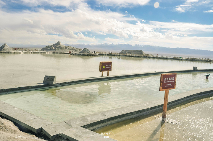 2017湖里很多小黑洞洞_茶卡盐湖评论 - 去哪儿