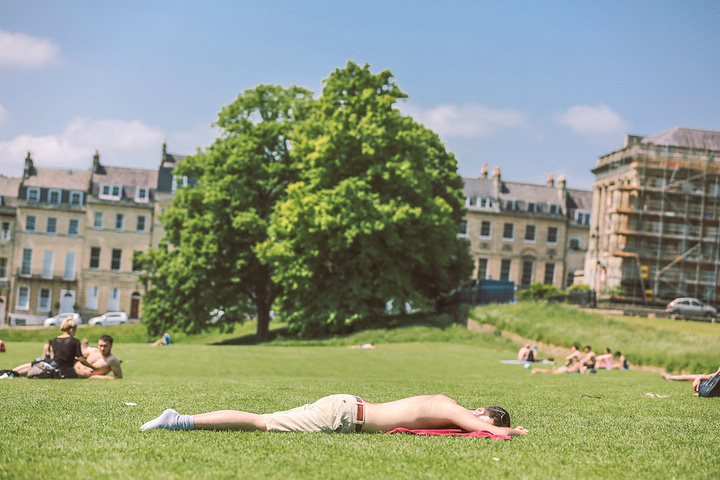 这样的景观设计名字也非常有趣,就叫做ha-ha wall(哈哈墙)