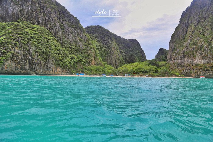 2017.尽情享受阳光与沙滩,清澈见底的海水,白沙