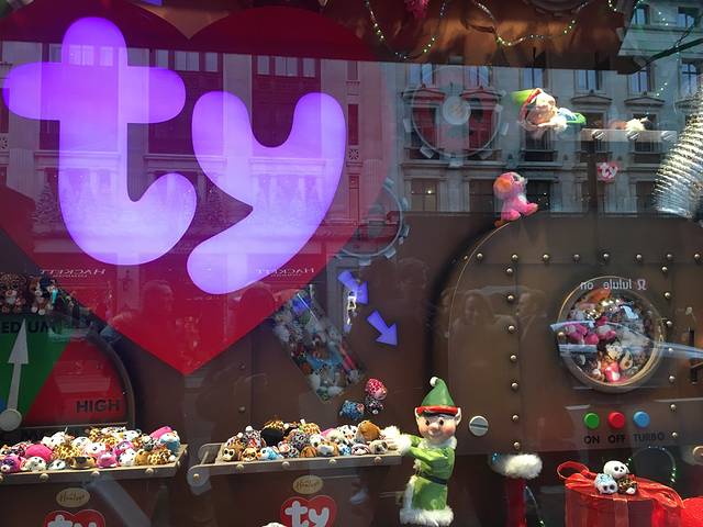 哈姆雷斯玩具店