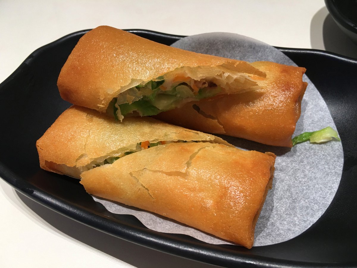 最喜欢就是那个原只鲜虾就黄肠,真的是完完整整一直大鲜虾在里面,一口