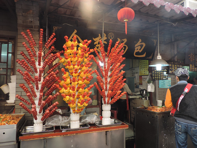 2017烫热干面的锅,相当霸气武汉名吃--豆皮,._