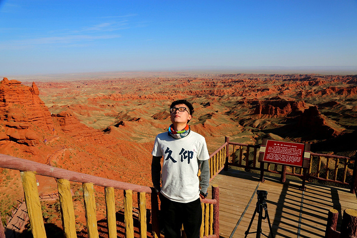 "很惊险、很刺激的壮美之旅，整个游玩过程建议4个小时左右。红配蓝，居然就是今天峡谷的主色调~终于到底啦_平山湖大峡谷"的评论图片